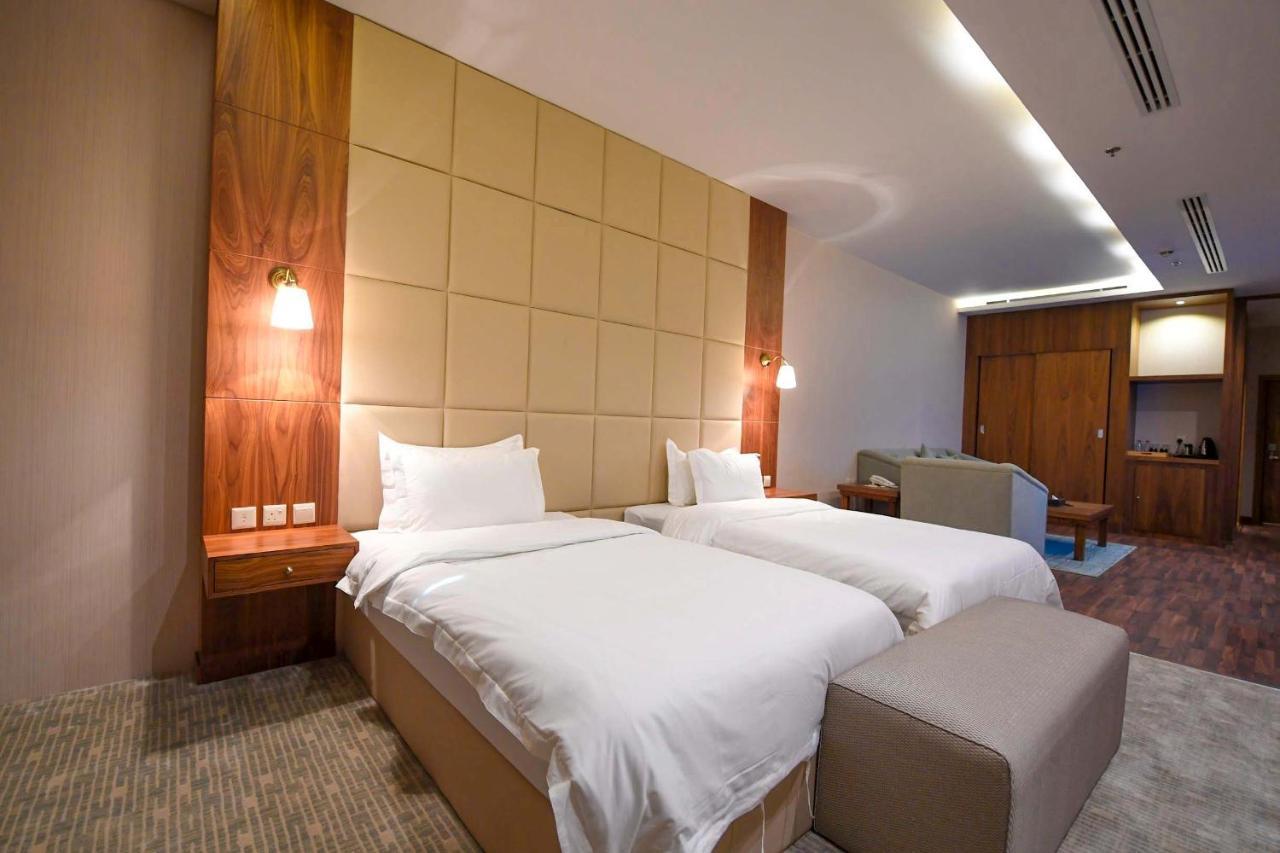 Motiara Hotel - La Valle Mall Рияд Екстериор снимка